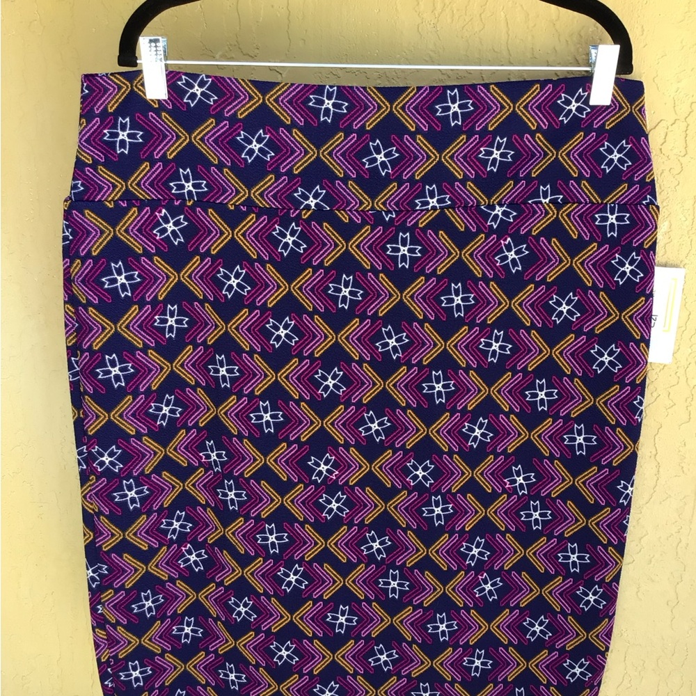 LULAROE CASSIE PENCIL SKIRT Size 2XL NWT Very Flattering